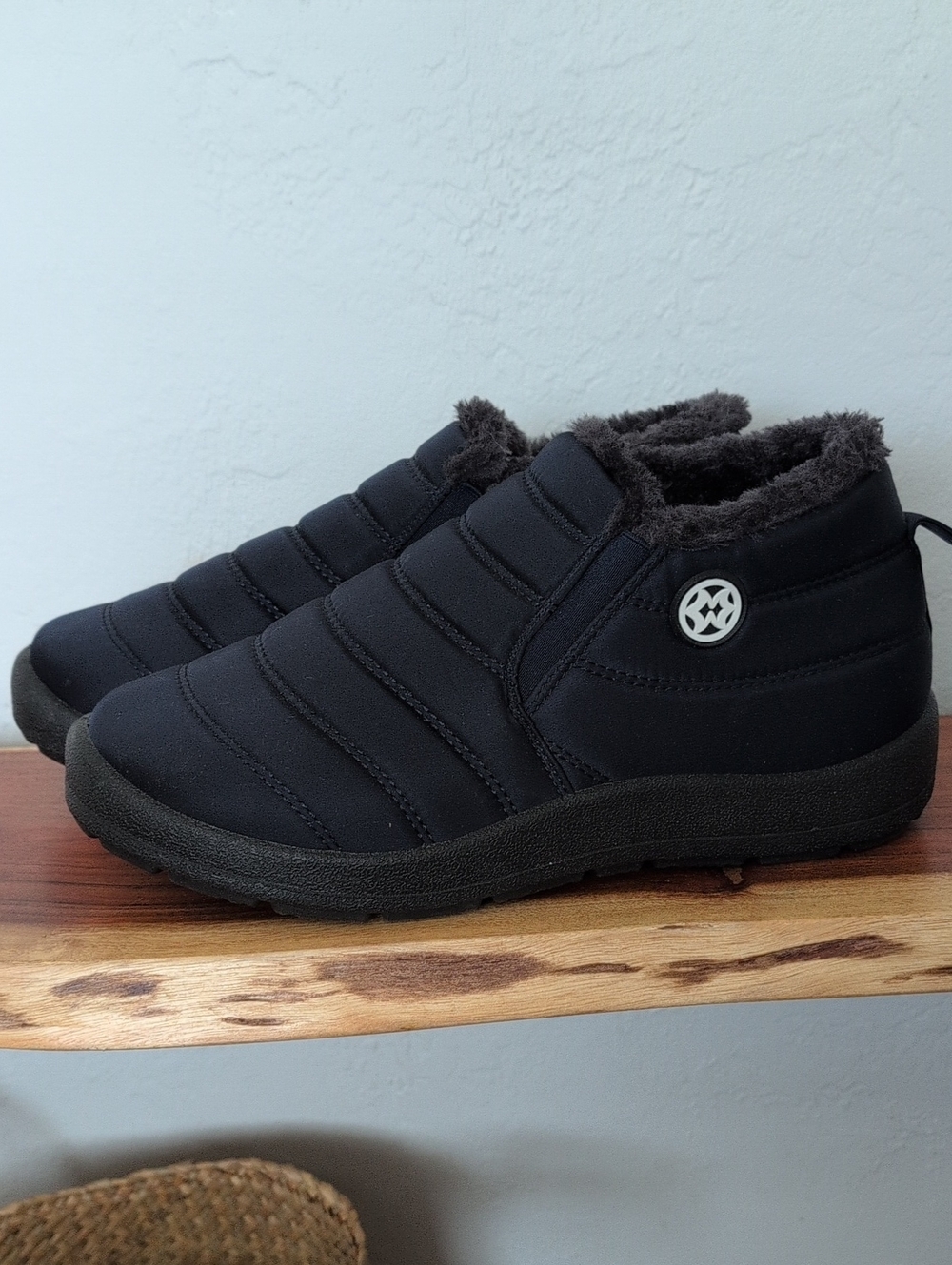 Eagsouni Pull On Snow Boots Size 41 Waterproof